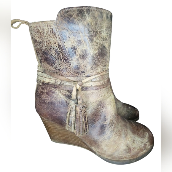 Diba Shoes - Diba True Distressed Barn Storm Wedge Boots, Womens 8
